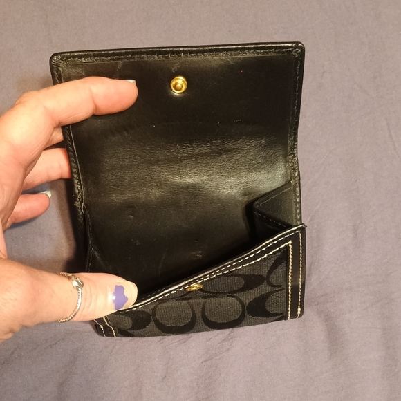 Coach Black Signature Wallet - Picture 7 of 7